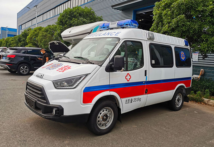 國(guó)六江鈴特順短軸中頂救護(hù)車(chē)(柴油版)